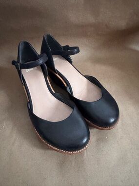 Camper Damas Black Leather Mary Jane Wedge Heels. Size EU 38